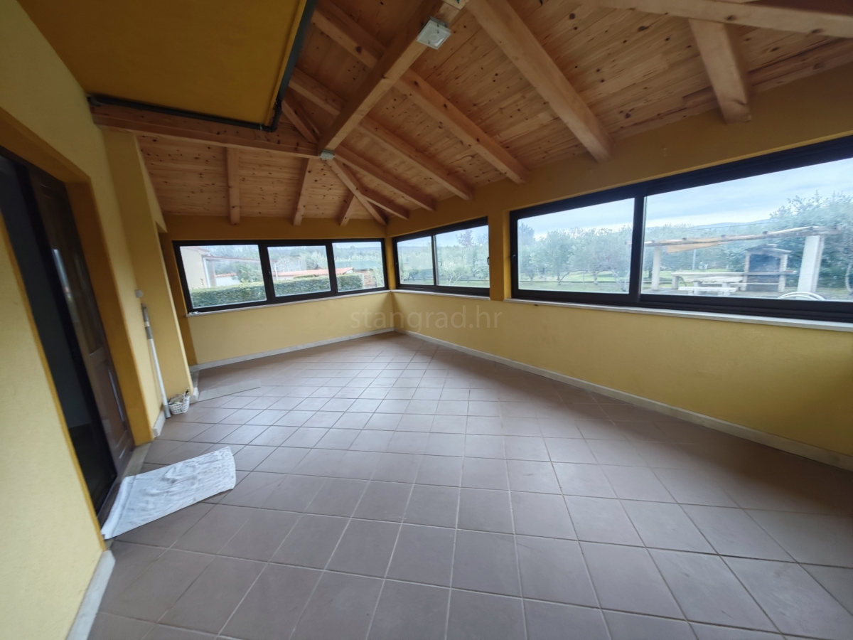 Krk, casa indipendente con grande giardino e piscina!