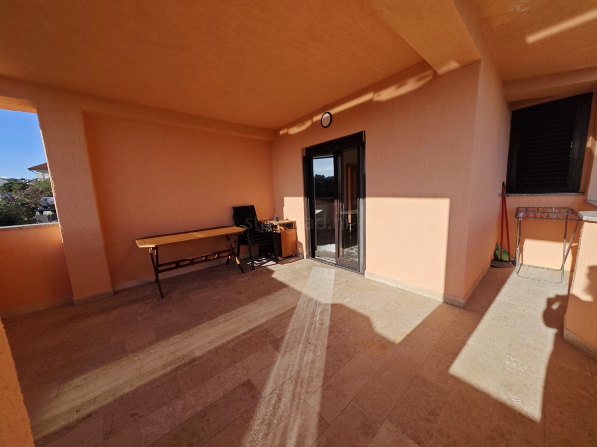 Krk, appartamento con due camere da letto al 1. piano con vista mare!