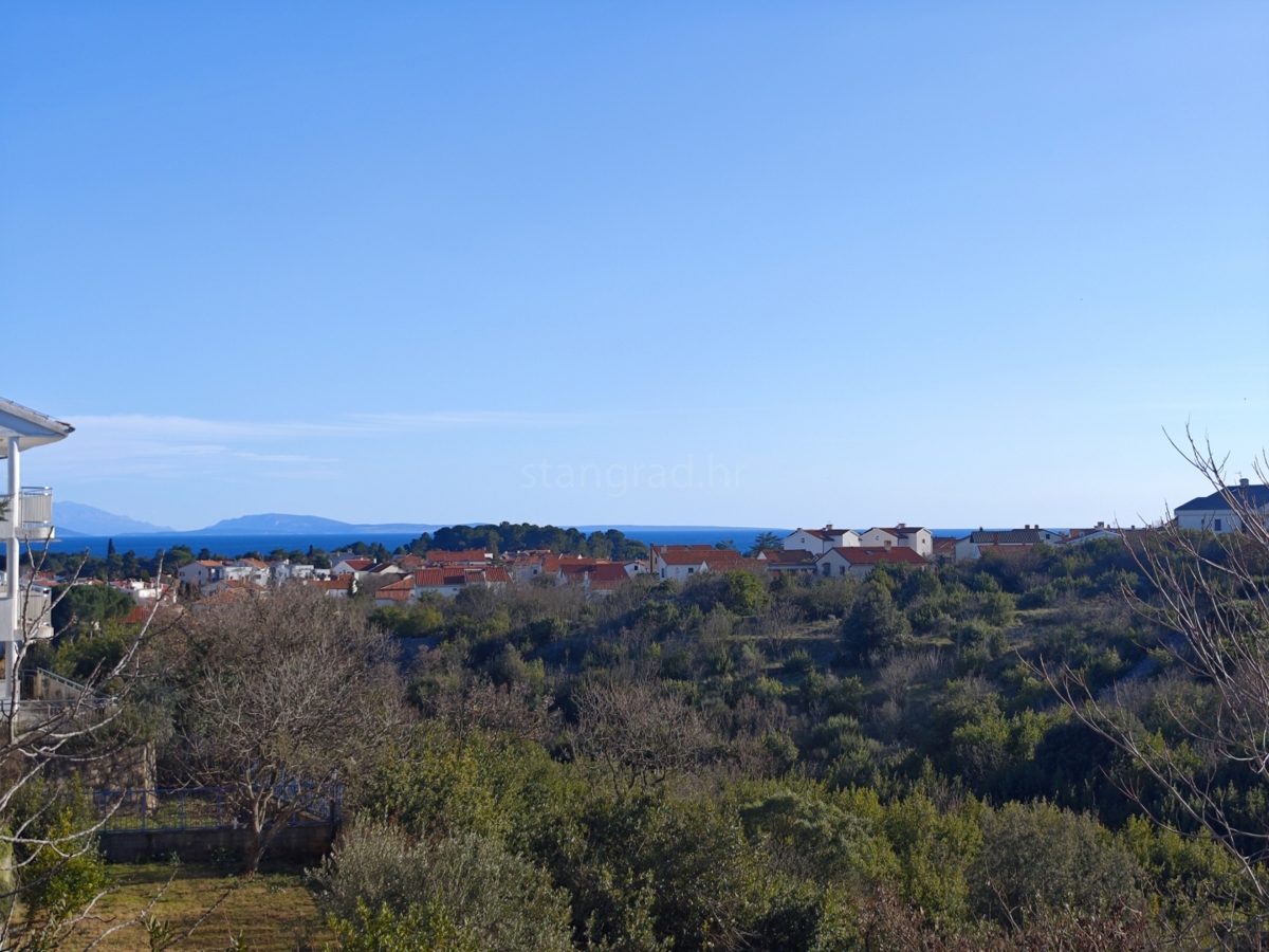 Krk, appartamento con due camere da letto al 1. piano con vista mare!