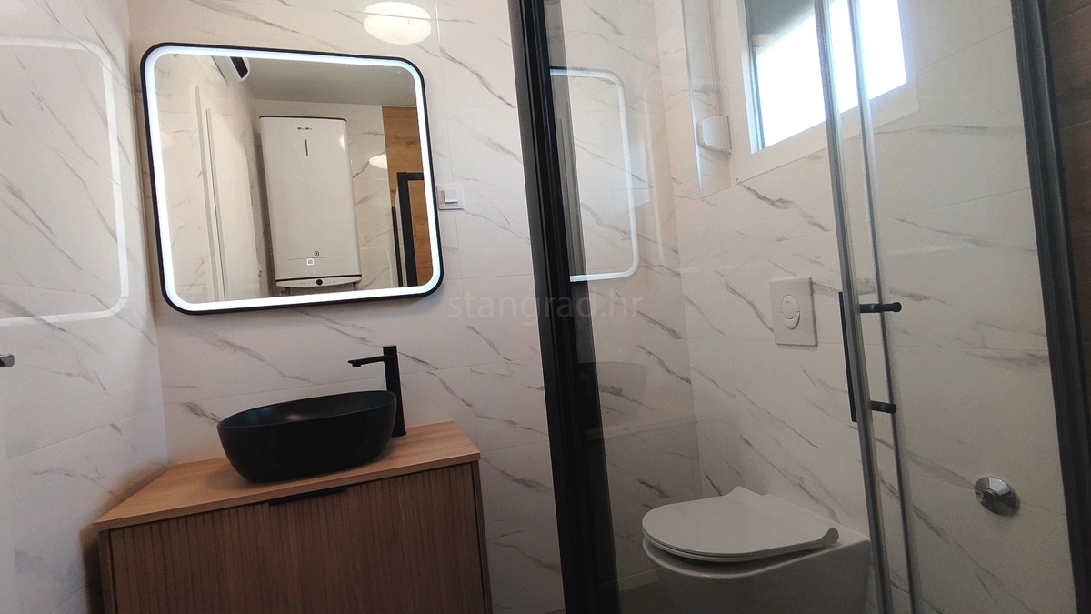 Novi Vinodolski, nuovo appartamento 2 camere al 1° piano con vista!