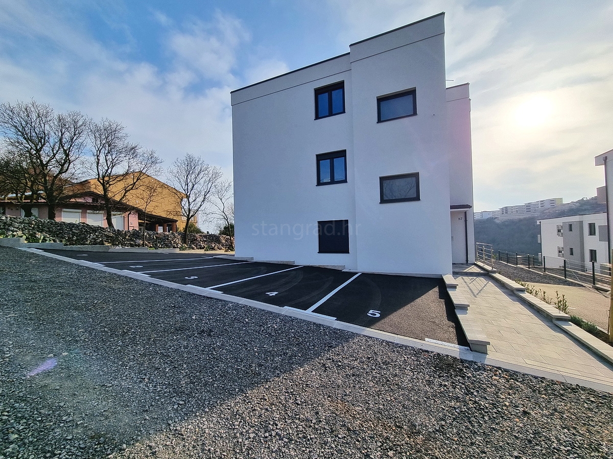 Novi Vinodolski, nuovo appartamento 2 camere al 1° piano con vista!