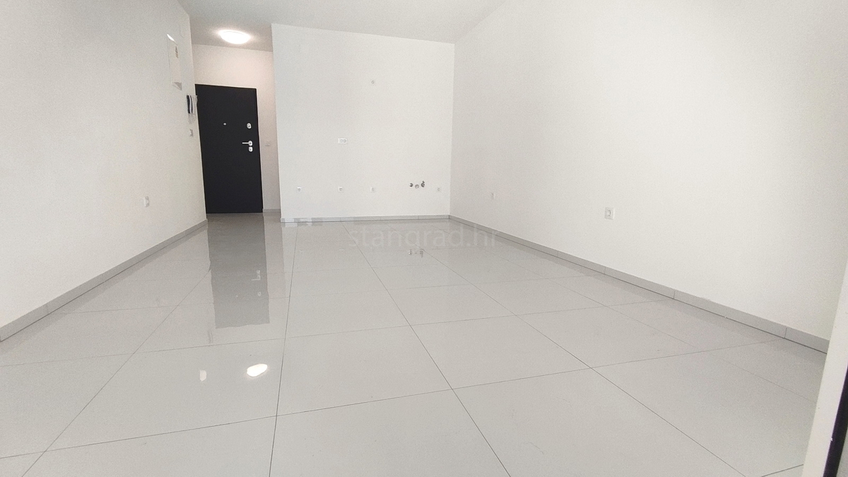 Novi Vinodolski, nuovo appartamento 2 camere al 1° piano con vista!