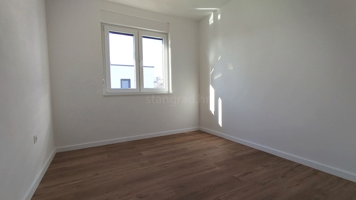 Novi Vinodolski, nuovo appartamento 2 camere al 1° piano con vista!