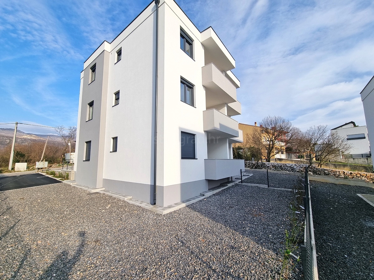 Novi Vinodolski, nuovo appartamento 2 camere al 1° piano con vista!