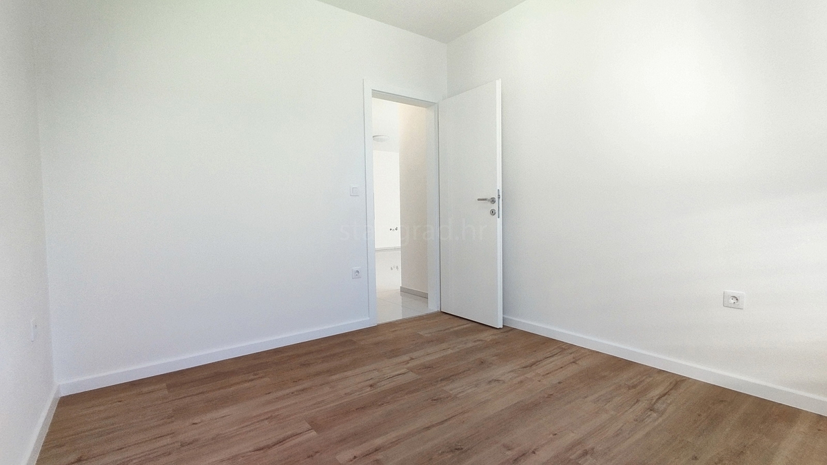 Novi Vinodolski, nuovo appartamento 2 camere al 1° piano con vista!