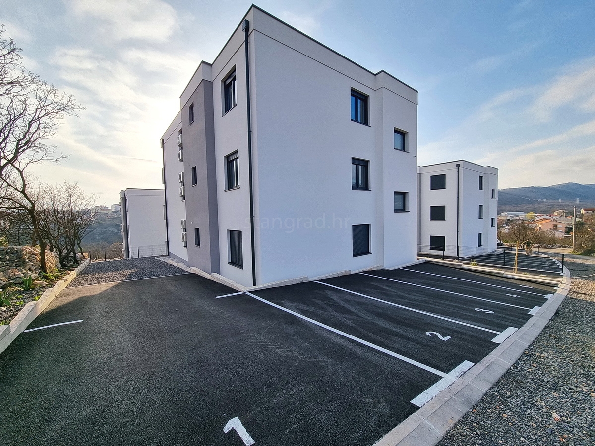 Novi Vinodolski, nuovo appartamento 2 camere al 1° piano con vista!