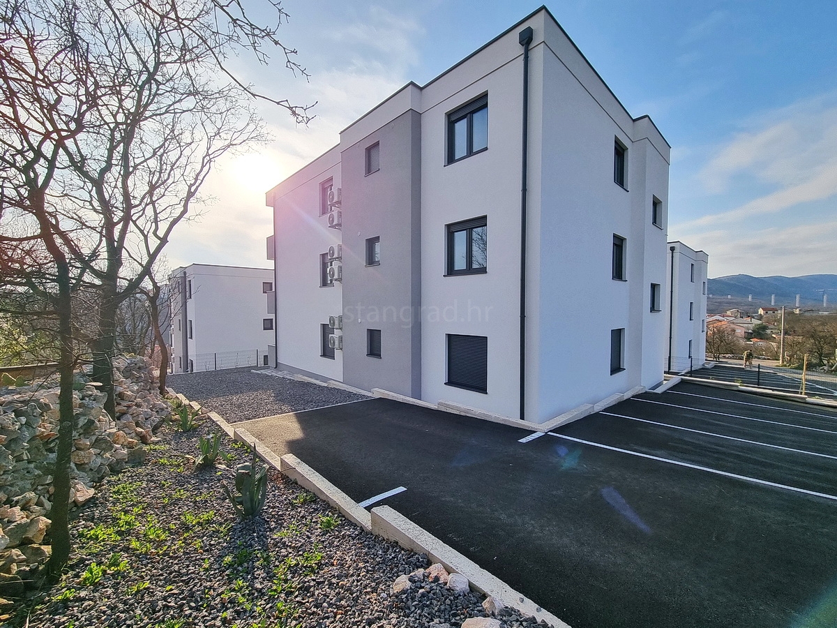 Novi Vinodolski, nuovo appartamento 2 camere al 1° piano con vista!