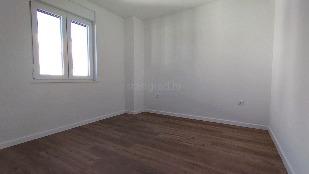 Novi Vinodolski, nuovo appartamento 2 camere al 1° piano con vista!