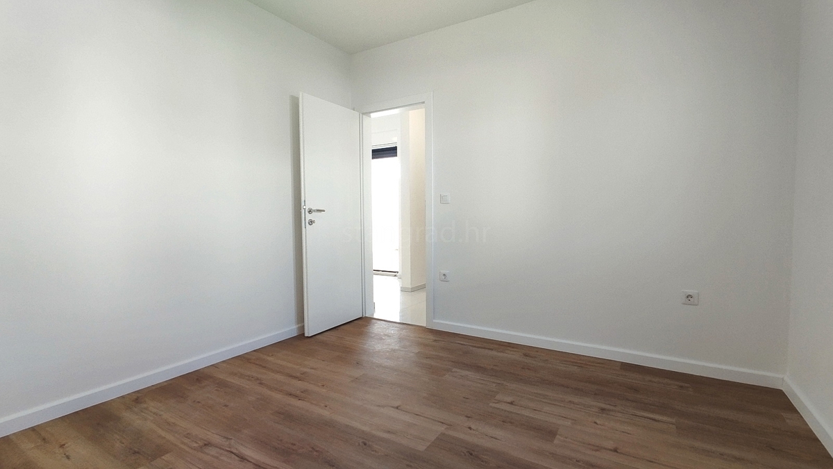 Novi Vinodolski, nuovo appartamento 2 camere al 1° piano con vista!