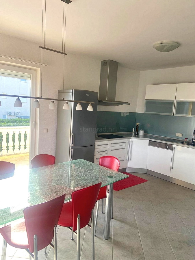 Krk, condominio con 7 unità abitative vicino al mare!