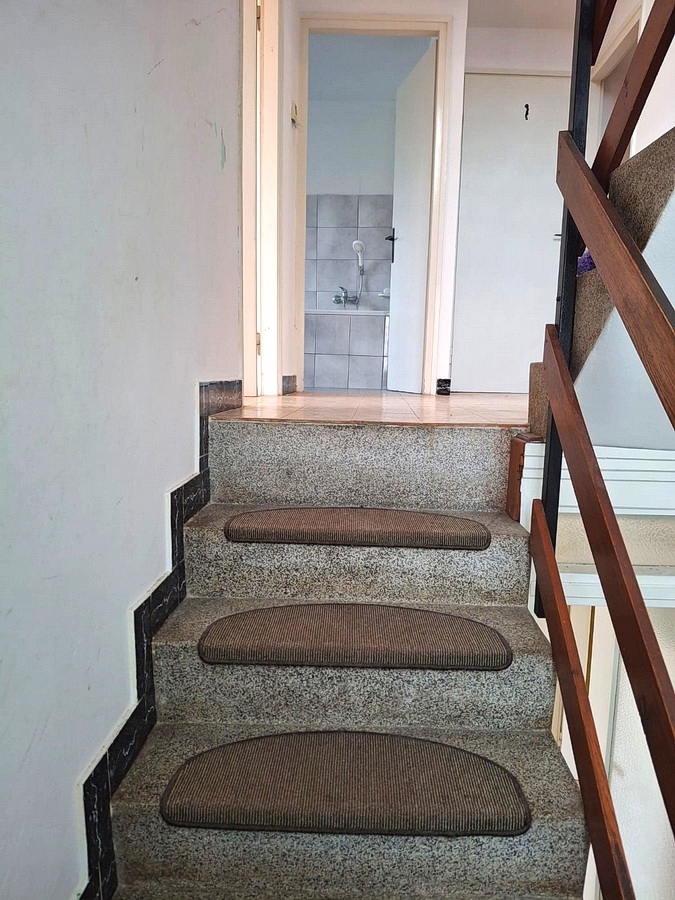 Zona di Krk, casa in pietra a schiera con vista mare!