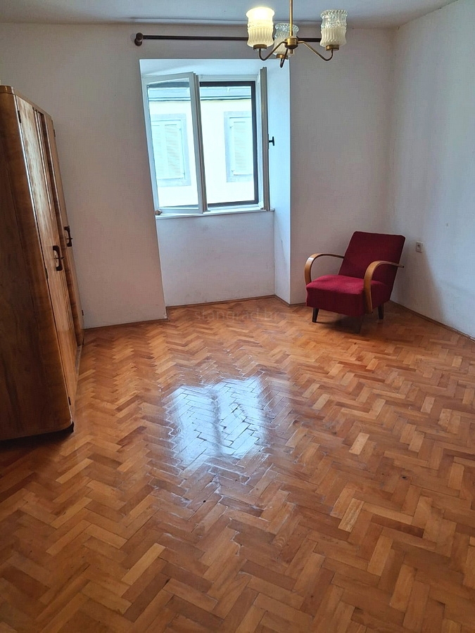 Zona di Krk, casa in pietra a schiera con vista mare!