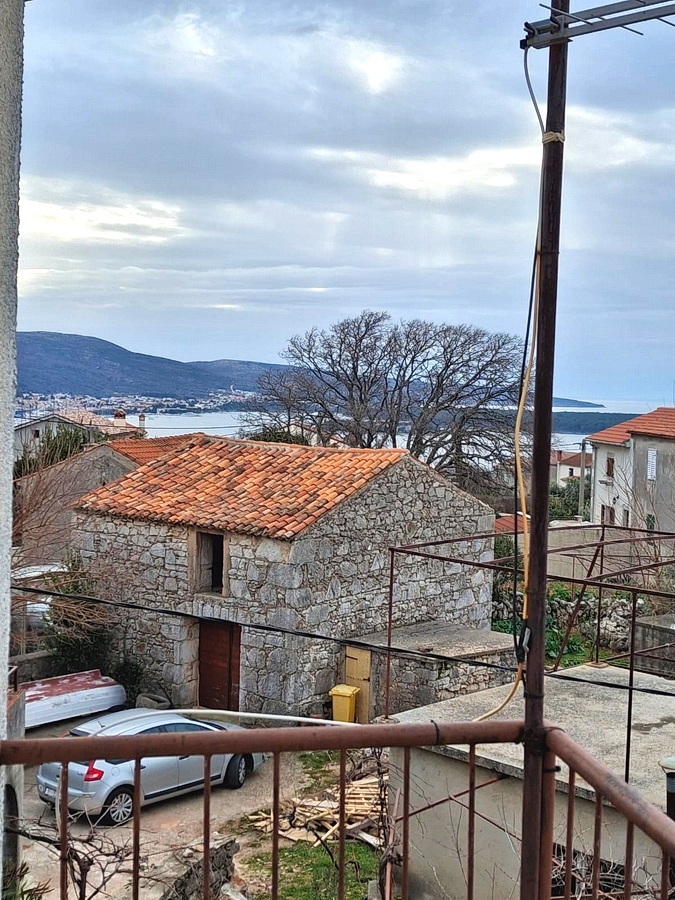 Zona di Krk, casa in pietra a schiera con vista mare!