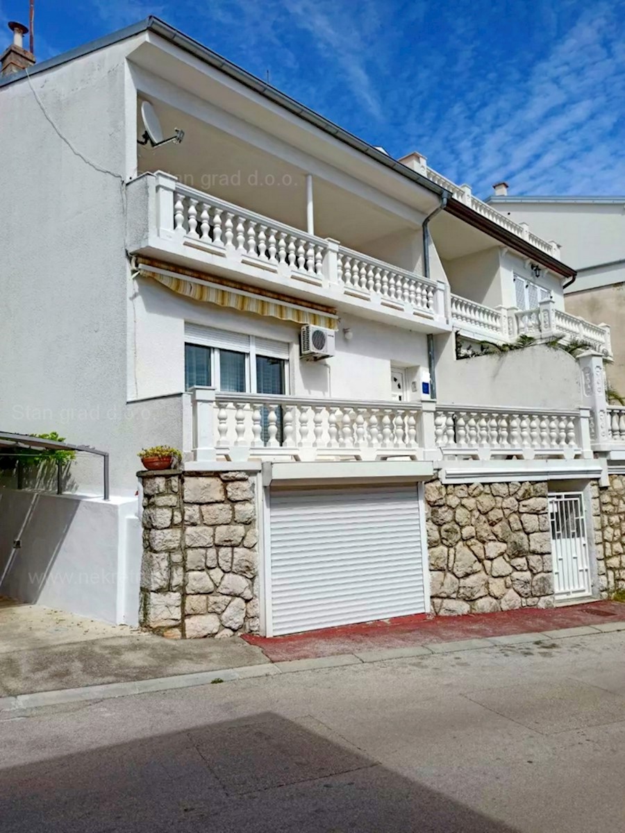 Crikvenica, casa in centro in una posizione esclusiva, IN VENDITA!