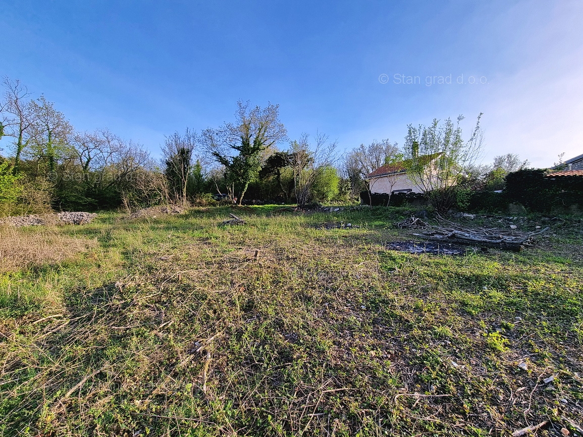 Dintorni di Krk, terreno agricolo in una posizione tranquilla, in vendita!