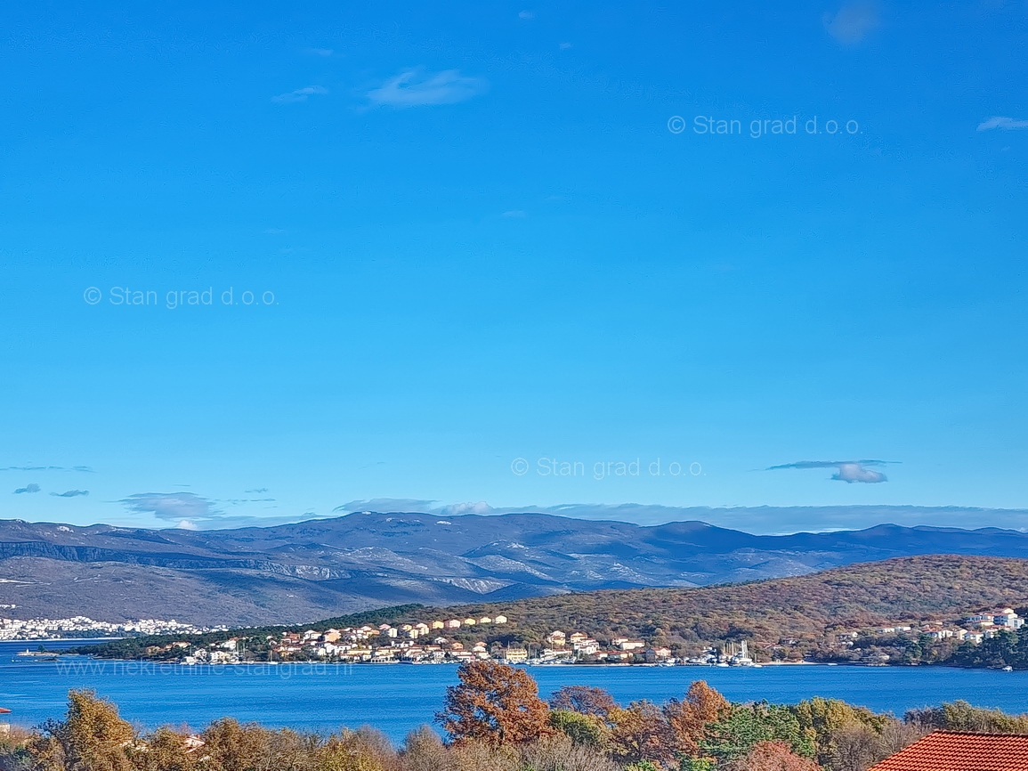 Uvala Soline, appartamento al 2° piano con vista mare!