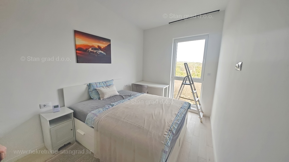 Krk, appartamento su due piani con giardino e vista mare!