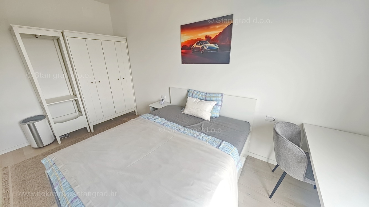 Krk, appartamento su due piani con giardino e vista mare!