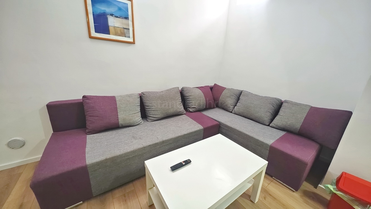 Malinska, appartamento arredato con una camera da letto in un'ottima posizione!