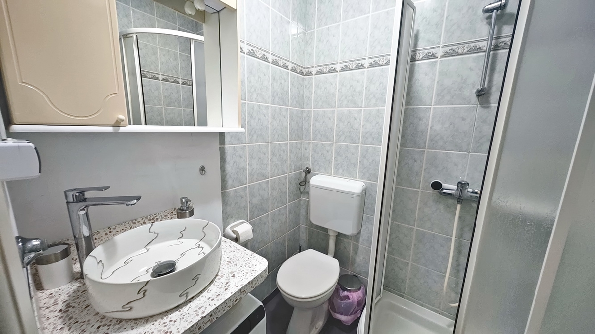 Malinska, appartamento arredato con una camera da letto in un'ottima posizione!