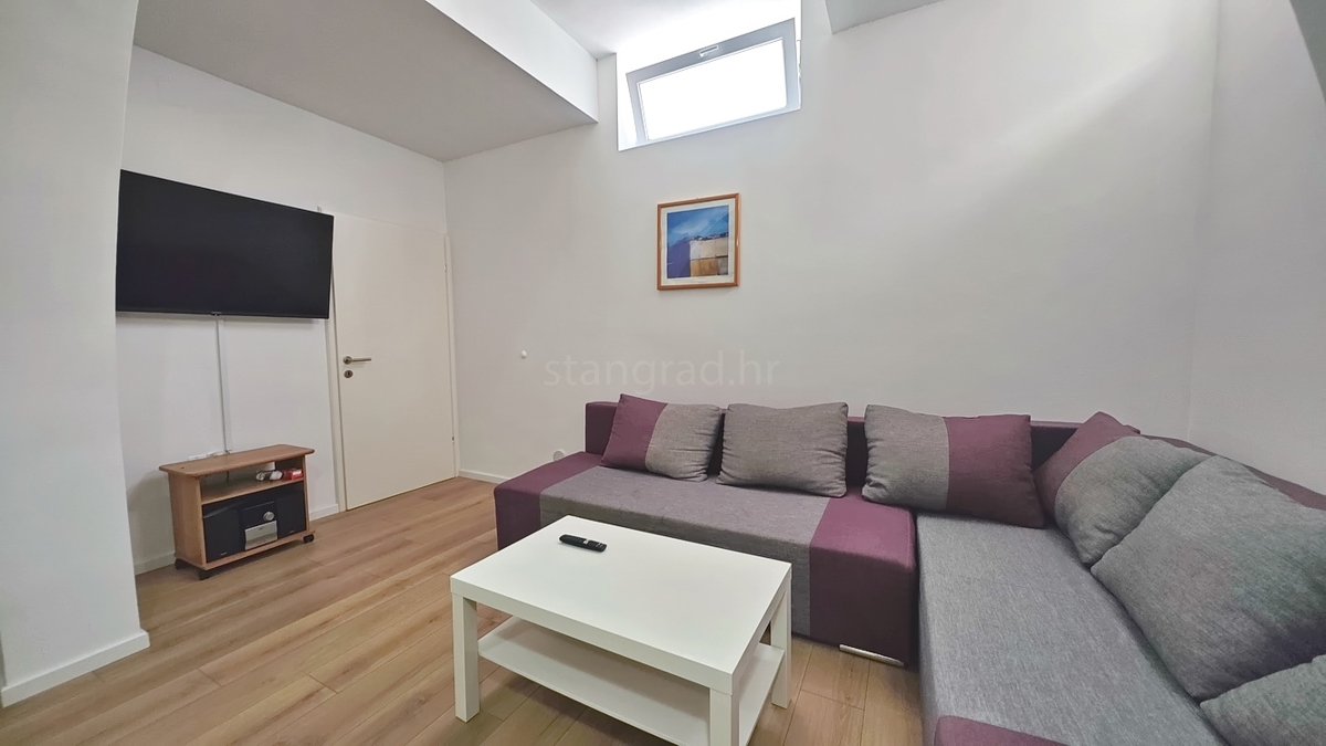 Malinska, appartamento arredato con una camera da letto in un'ottima posizione!