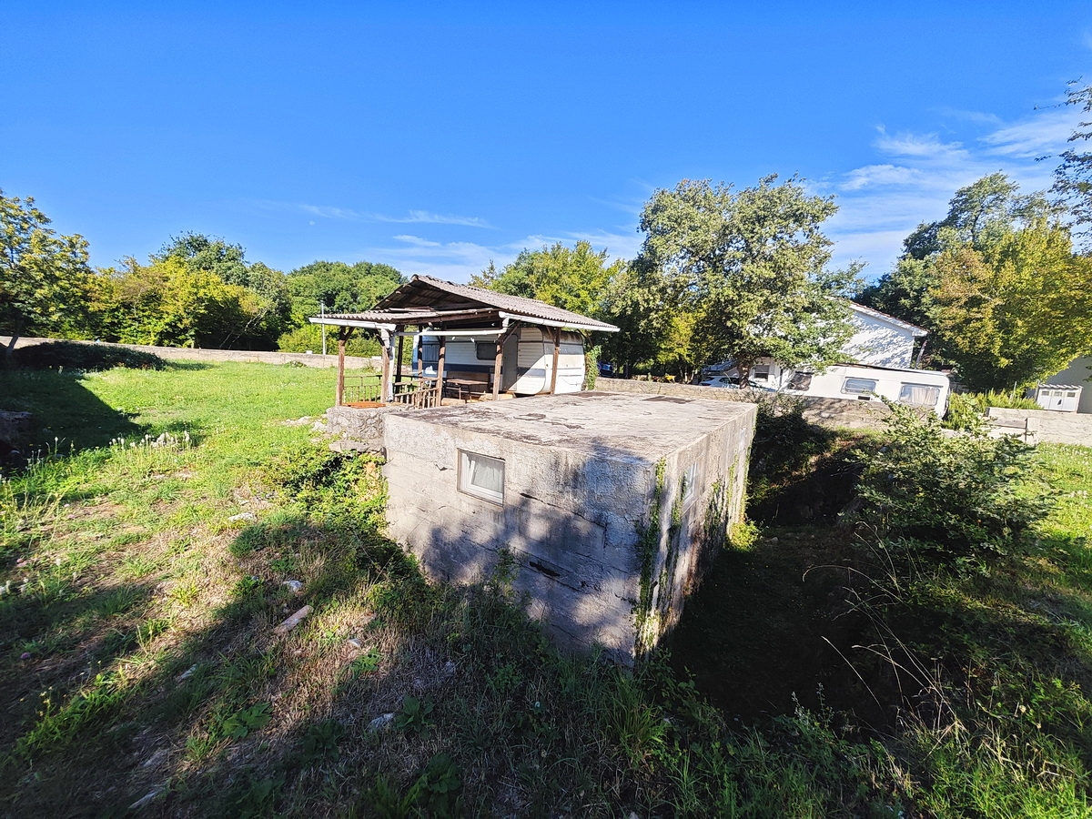 Malinska, dintorni, terreno edificabile in vendita in posizione tranquilla!