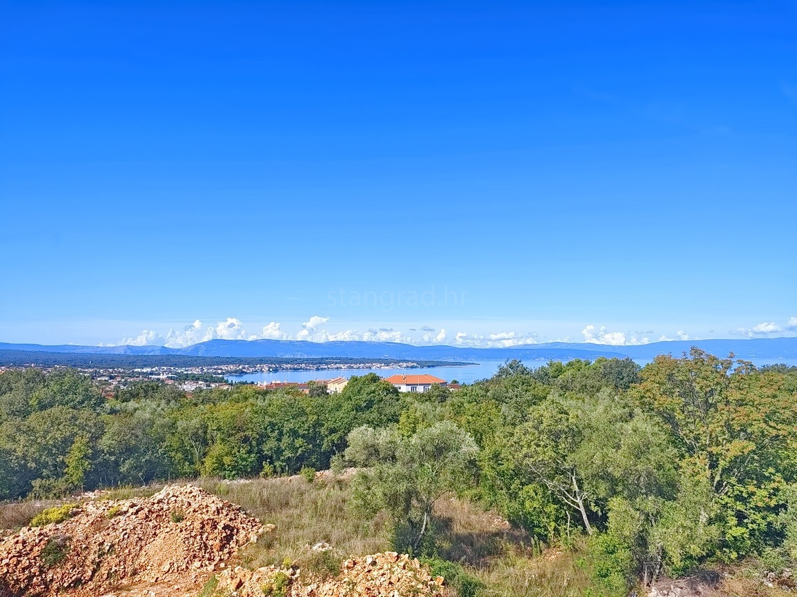 Malinska, villa moderna con piscina in posizione tranquilla!