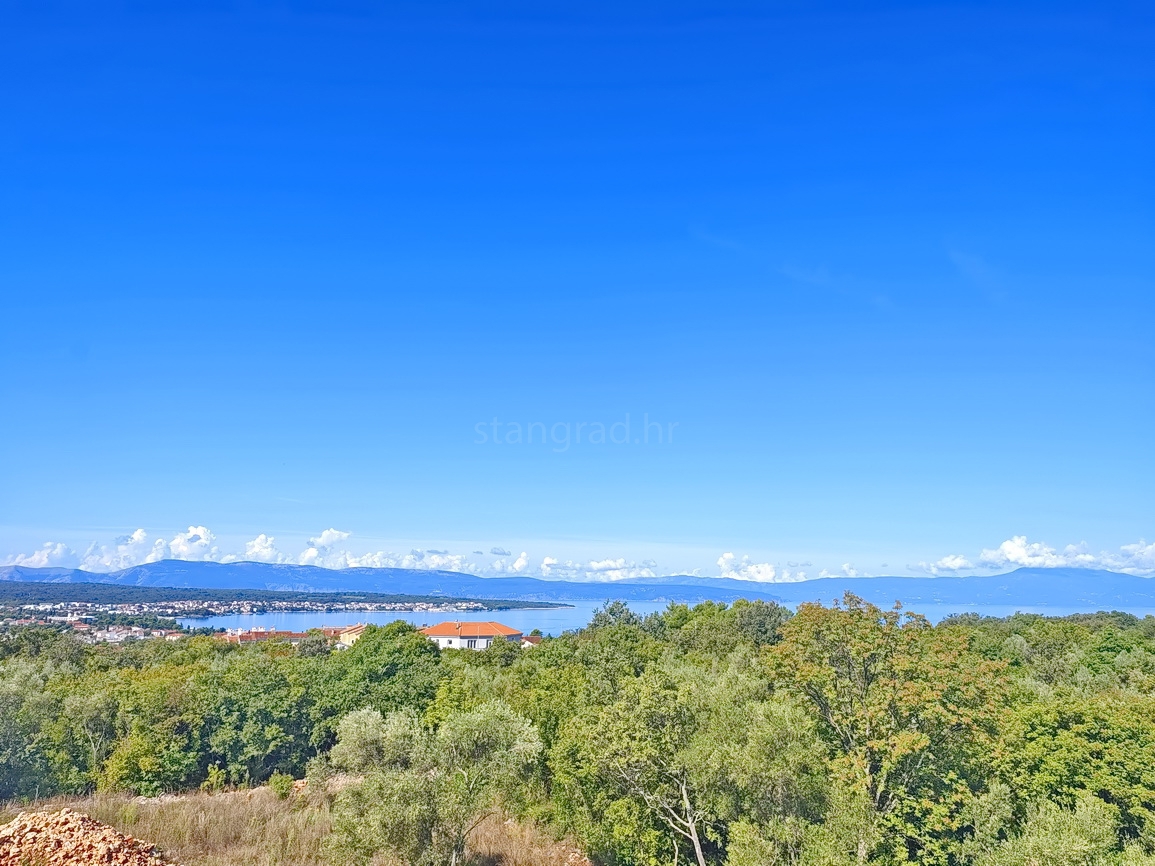 Malinska, villa moderna con piscina in posizione tranquilla!