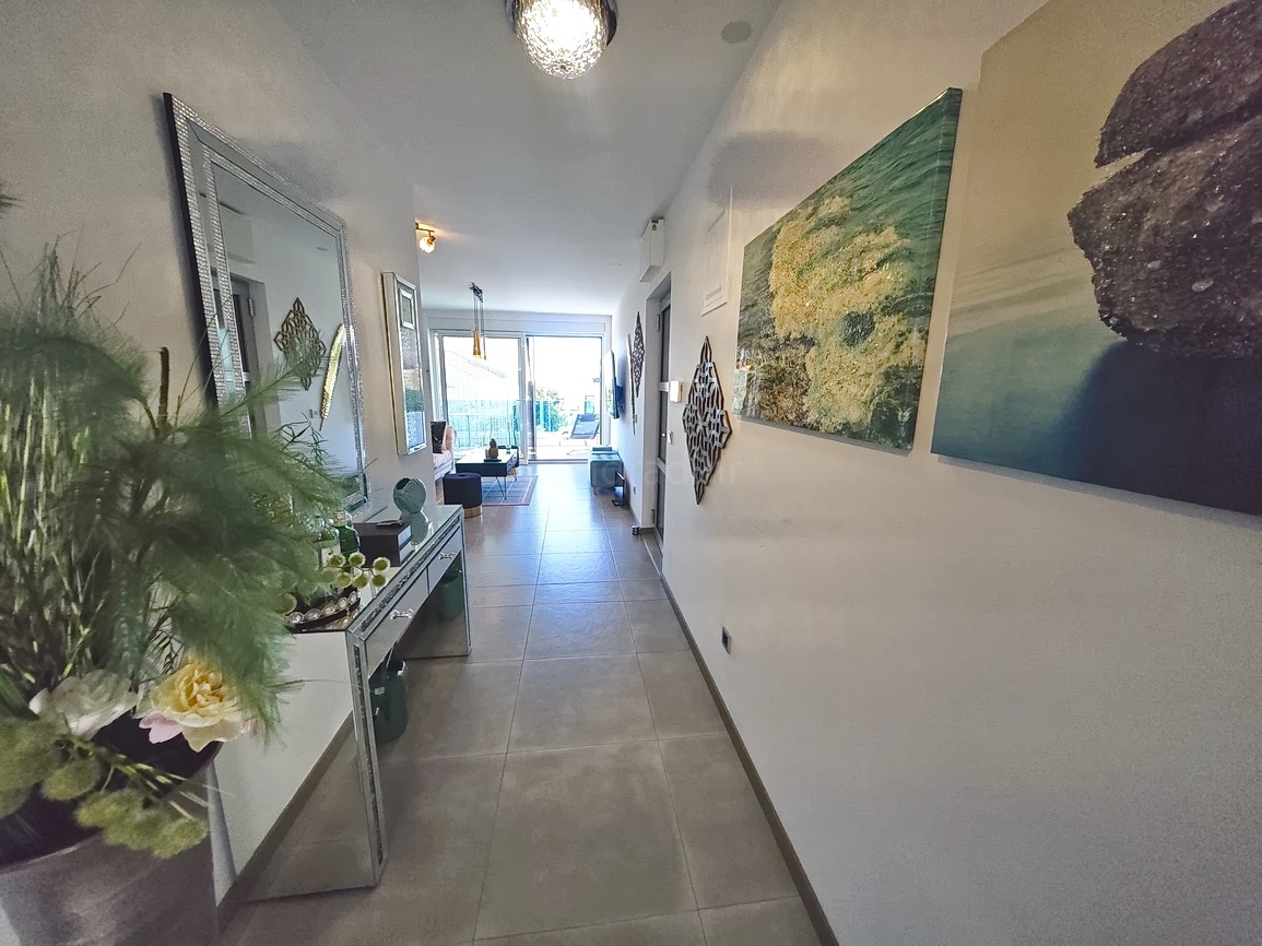 Krk, moderno appartamento con piscina e vista mare!