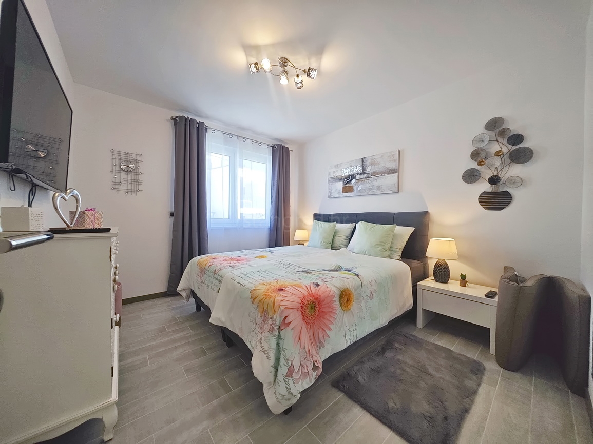 Krk, moderno appartamento con piscina e vista mare!