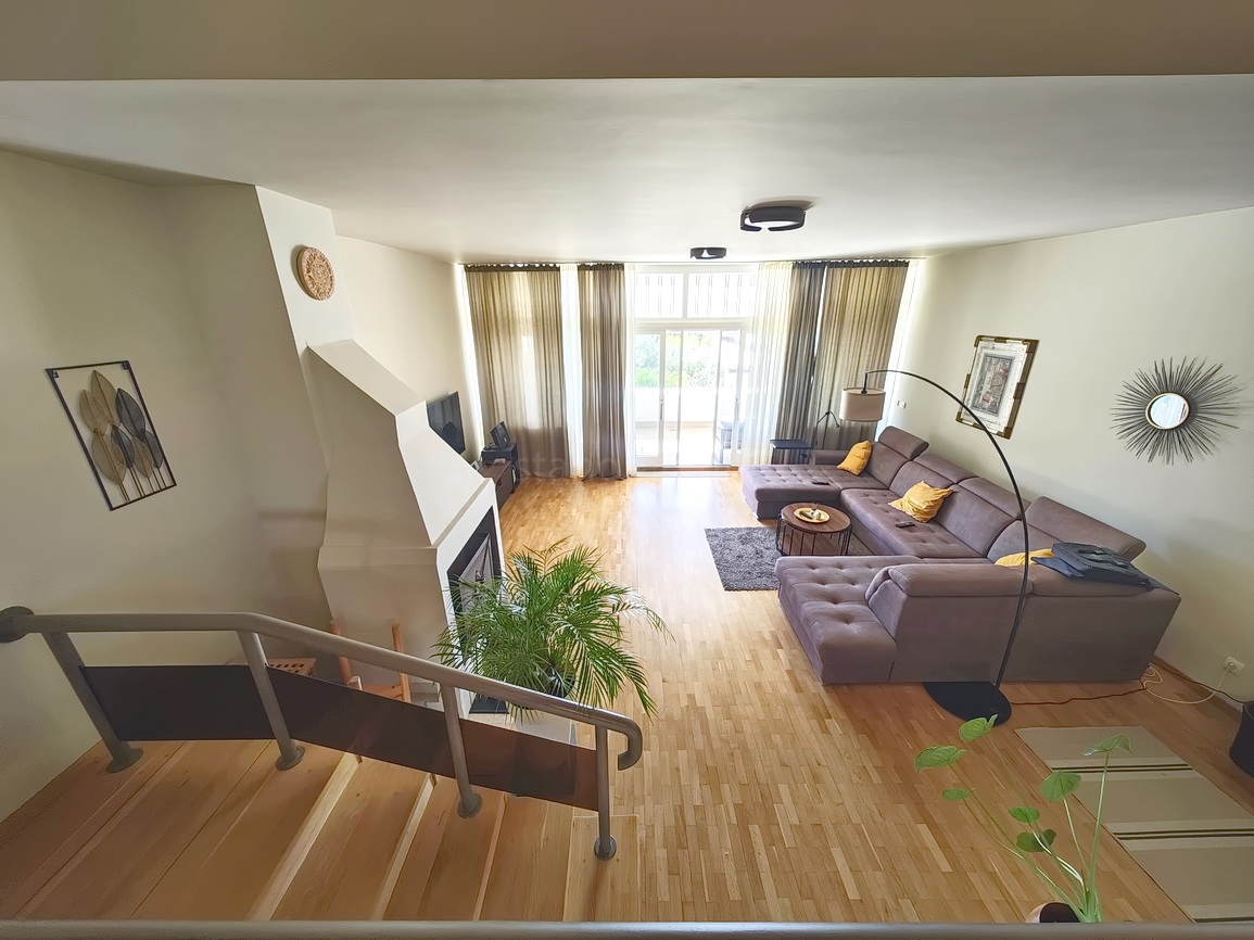 Njivice, casa a un piano in un'ottima posizione vicino al mare!