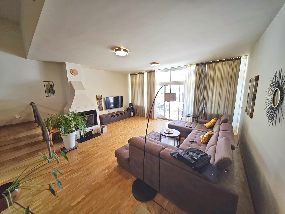 Njivice, casa a un piano in un'ottima posizione vicino al mare!