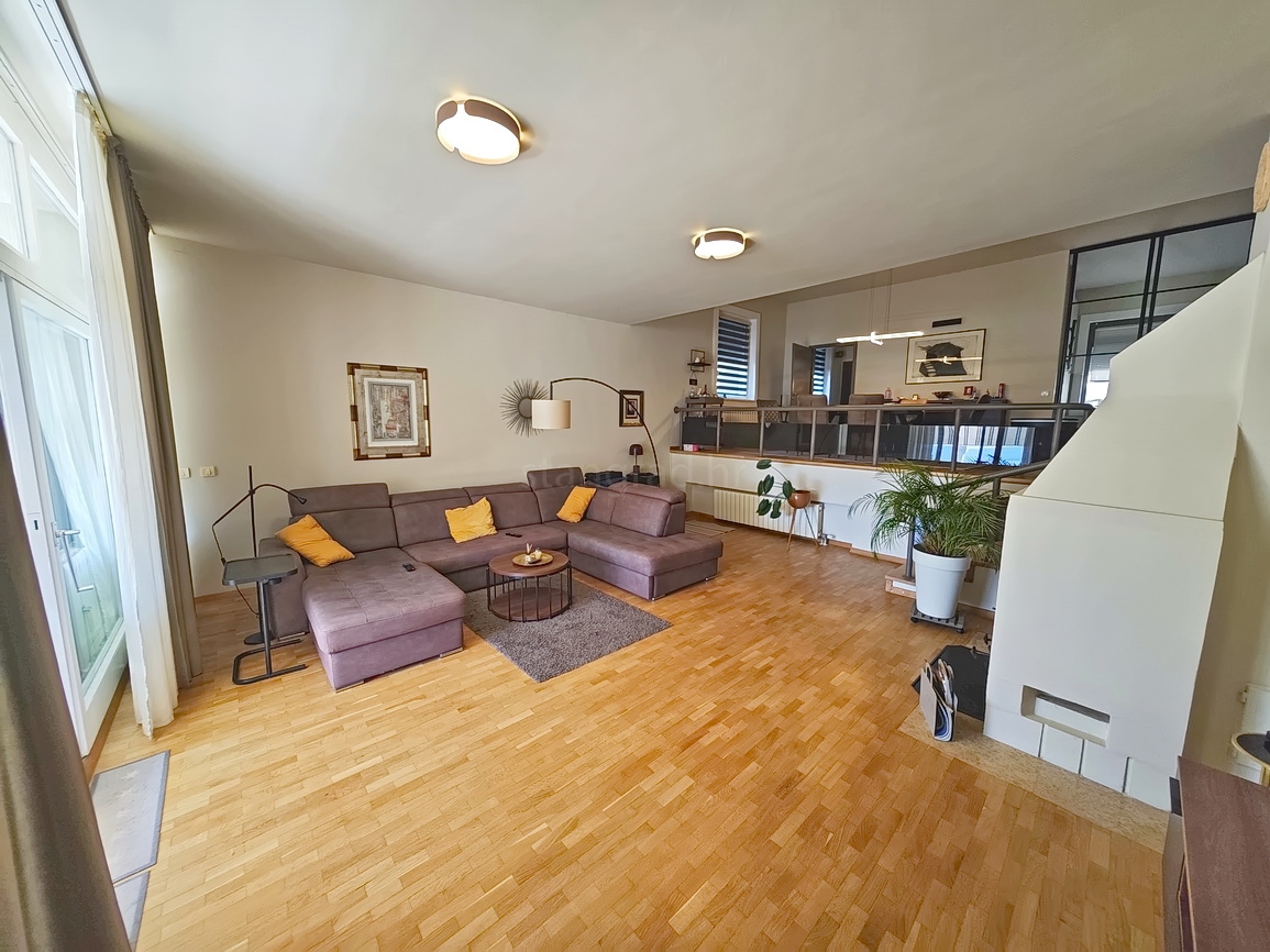 Njivice, casa a un piano in un'ottima posizione vicino al mare!