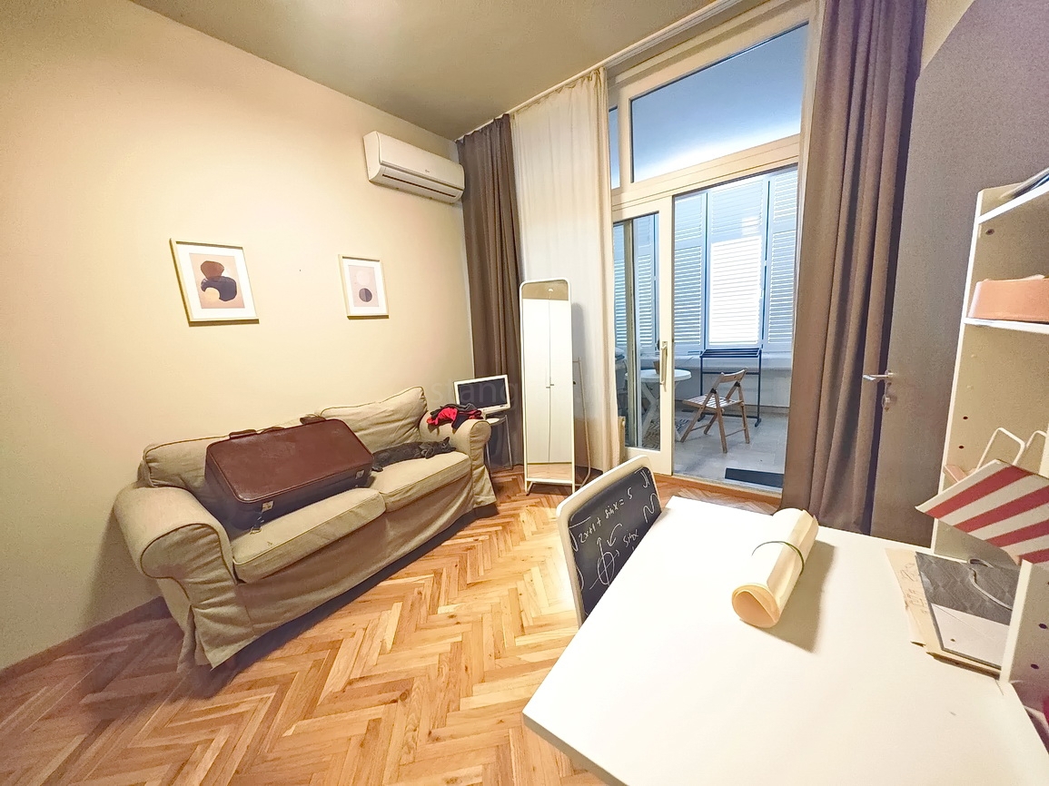 Njivice, casa a un piano in un'ottima posizione vicino al mare!