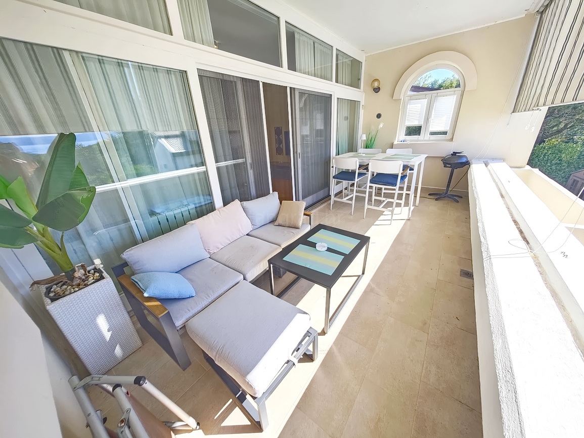 Njivice, casa a un piano in un'ottima posizione vicino al mare!