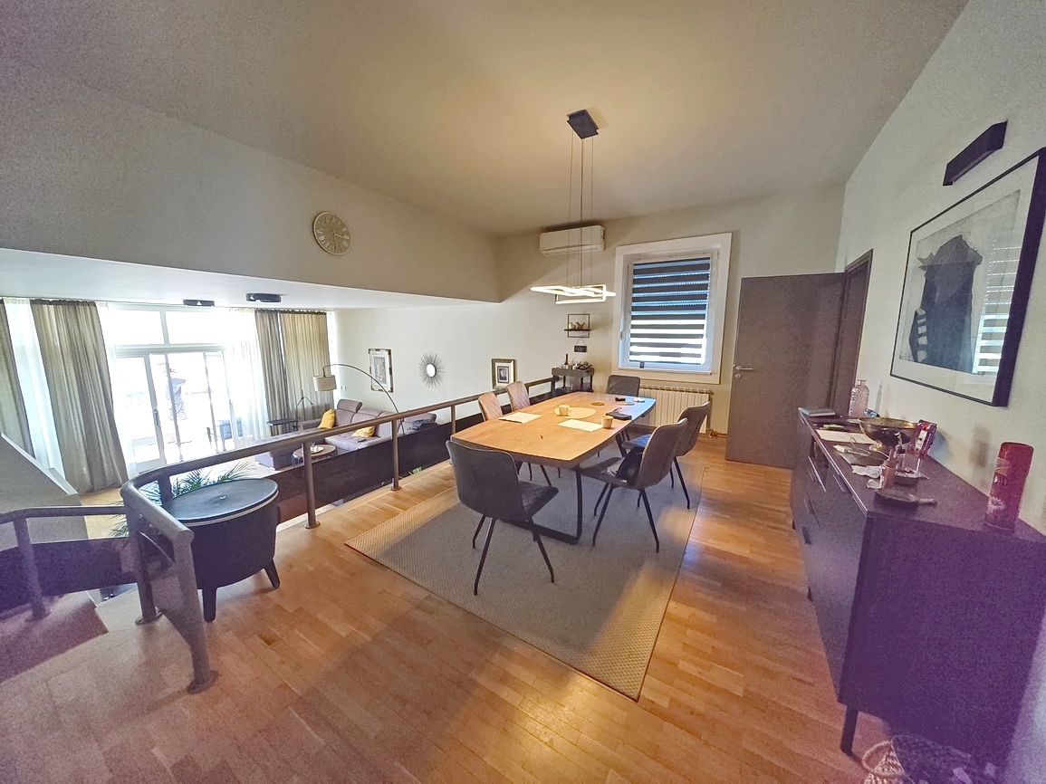 Njivice, casa a un piano in un'ottima posizione vicino al mare!