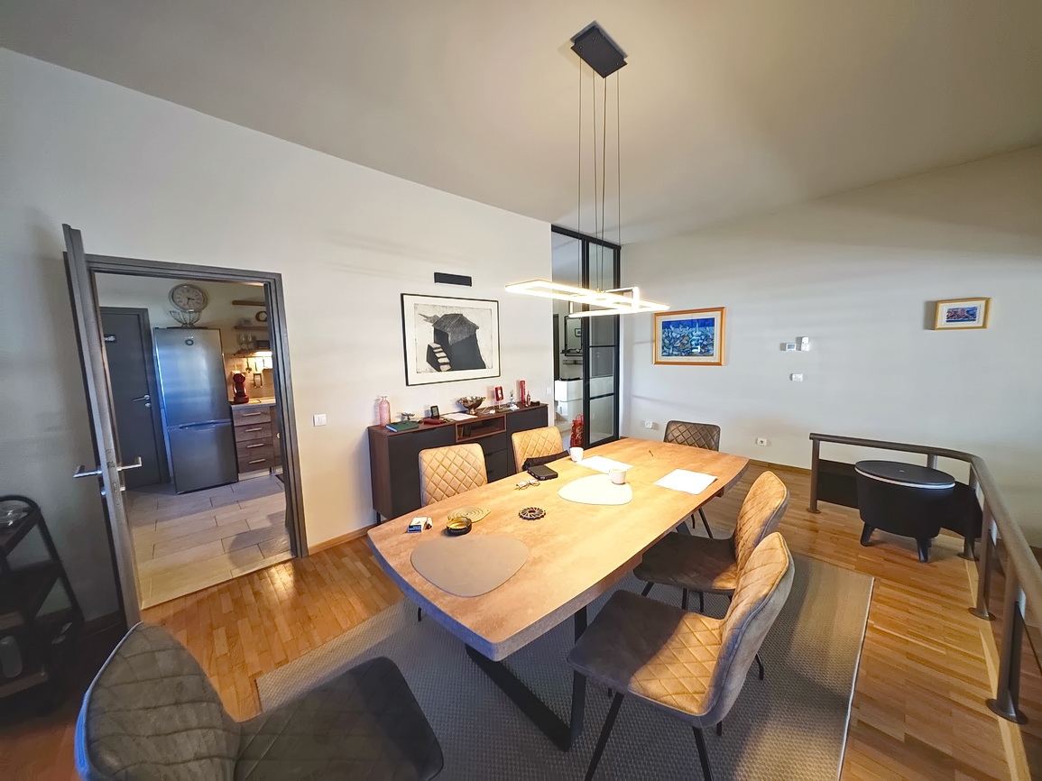 Njivice, casa a un piano in un'ottima posizione vicino al mare!