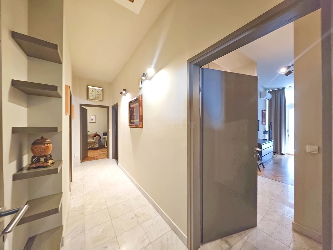 Njivice, casa a un piano in un'ottima posizione vicino al mare!