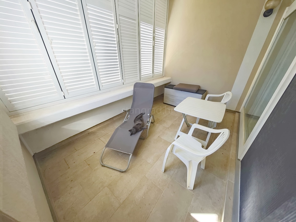 Njivice, casa a un piano in un'ottima posizione vicino al mare!