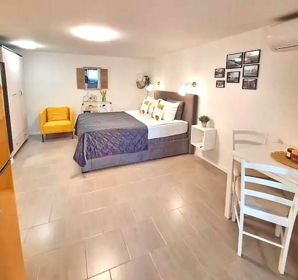 Krk, monolocale al piano terra con giardino!