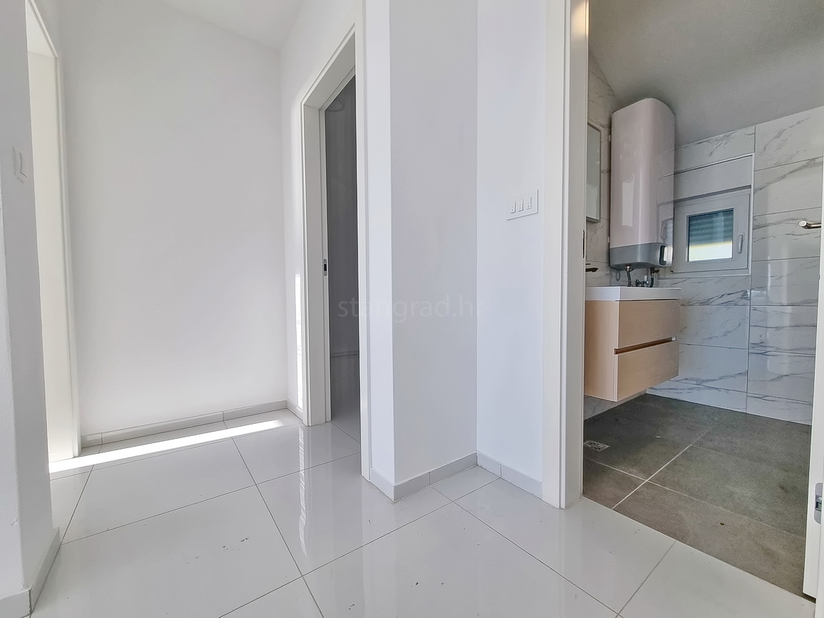 Crikvenica, appartamento con due camere da letto in un nuovo edificio vicino al mare!