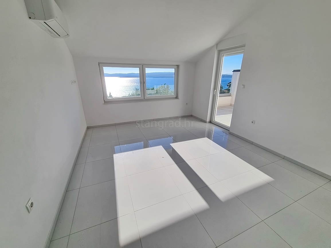 Crikvenica, appartamento con due camere da letto in un nuovo edificio vicino al mare!