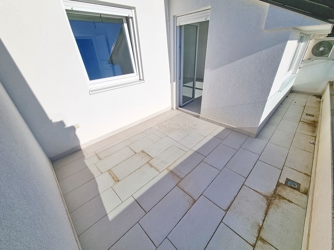 Crikvenica, appartamento con due camere da letto in un nuovo edificio vicino al mare!