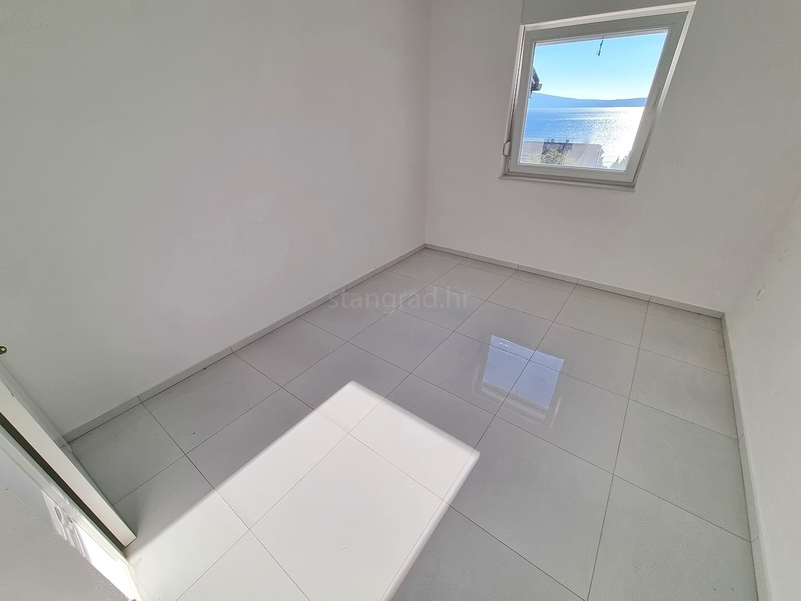 Crikvenica, appartamento con due camere da letto in un nuovo edificio vicino al mare!