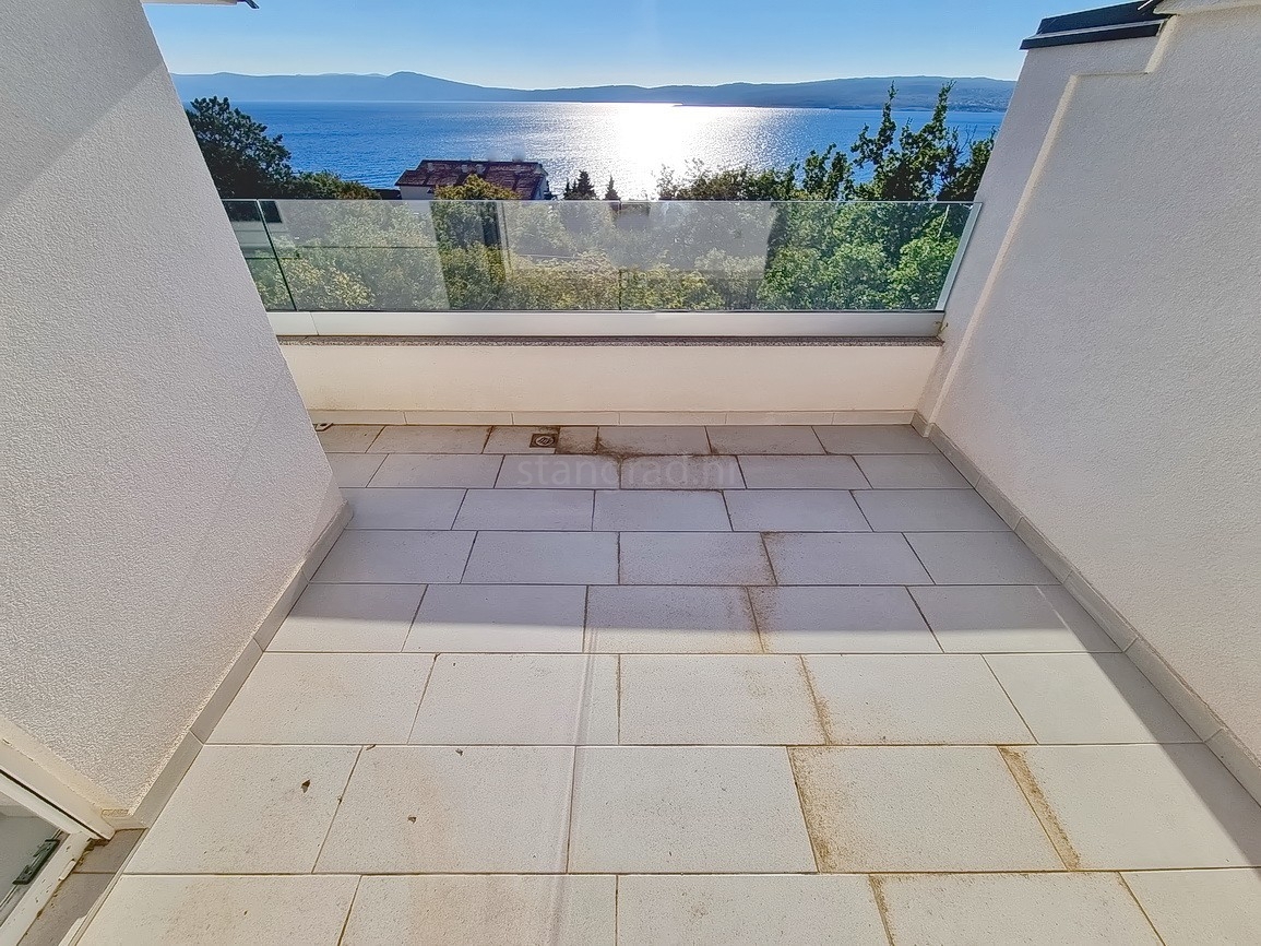 Crikvenica, appartamento con due camere da letto in un nuovo edificio vicino al mare!