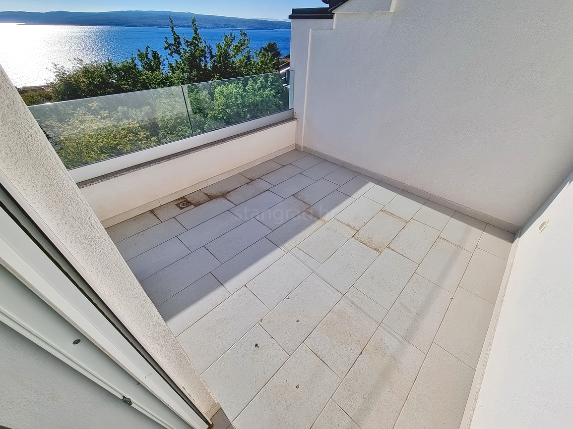 Crikvenica, appartamento con due camere da letto in un nuovo edificio vicino al mare!