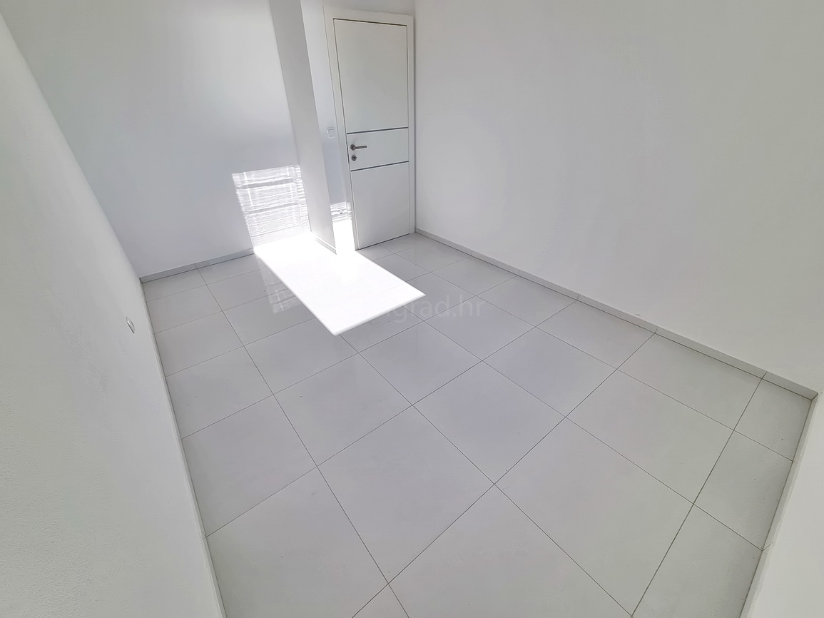 Crikvenica, appartamento con due camere da letto in un nuovo edificio vicino al mare!