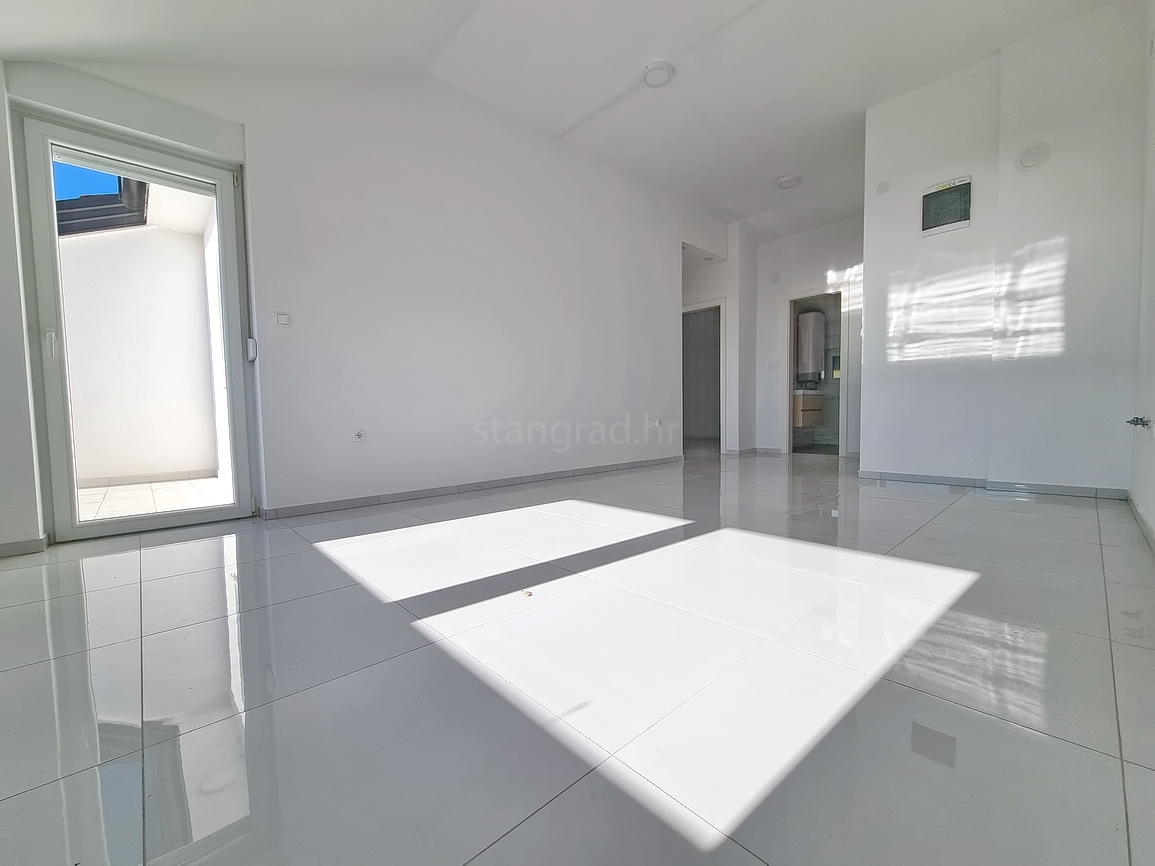 Crikvenica, appartamento con due camere da letto in un nuovo edificio vicino al mare!