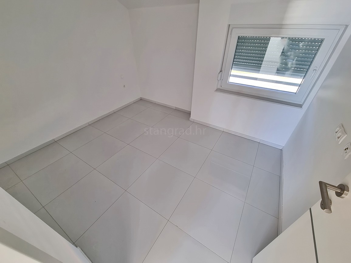 Crikvenica, appartamento con due camere da letto in un nuovo edificio vicino al mare!