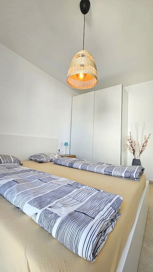 Omišalj, nuovo appartamento al piano terra con giardino e vista mare!